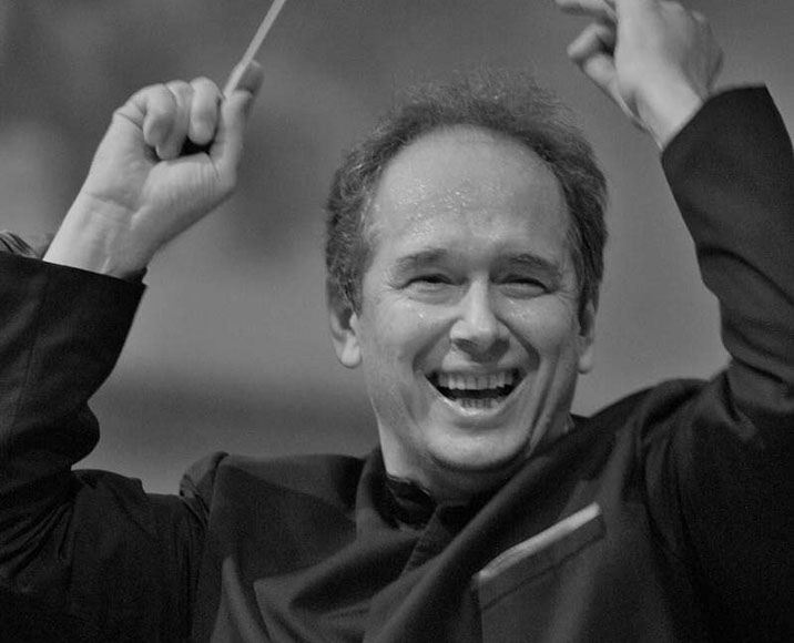 Дирижер Уральского филармонического оркестра Дмитрий Лисс. Фото: Алексей Владыкин.